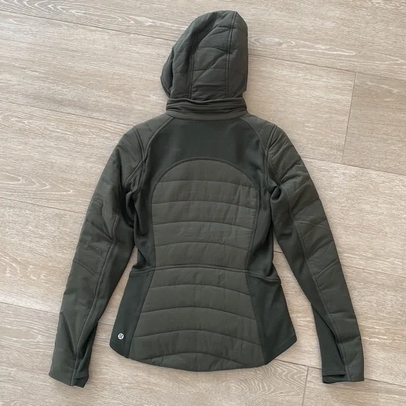 Lululemon Extra Mile Jacket, green, Size 2, New with Tag! - Picture 7 of 10